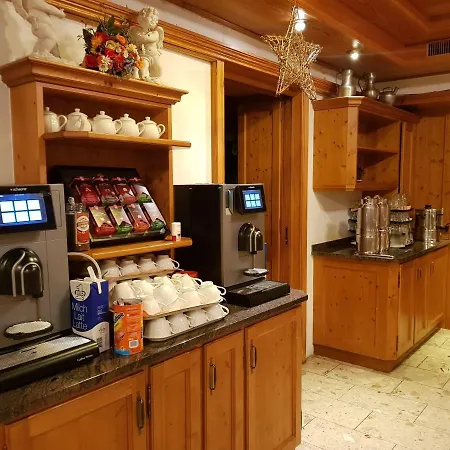 Πανσιόν Alpine Budget By Taescherhof