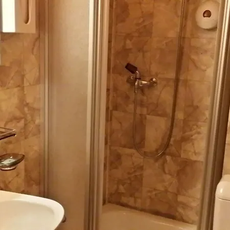 Alpine Budget By Taescherhof Gæstehus 2*